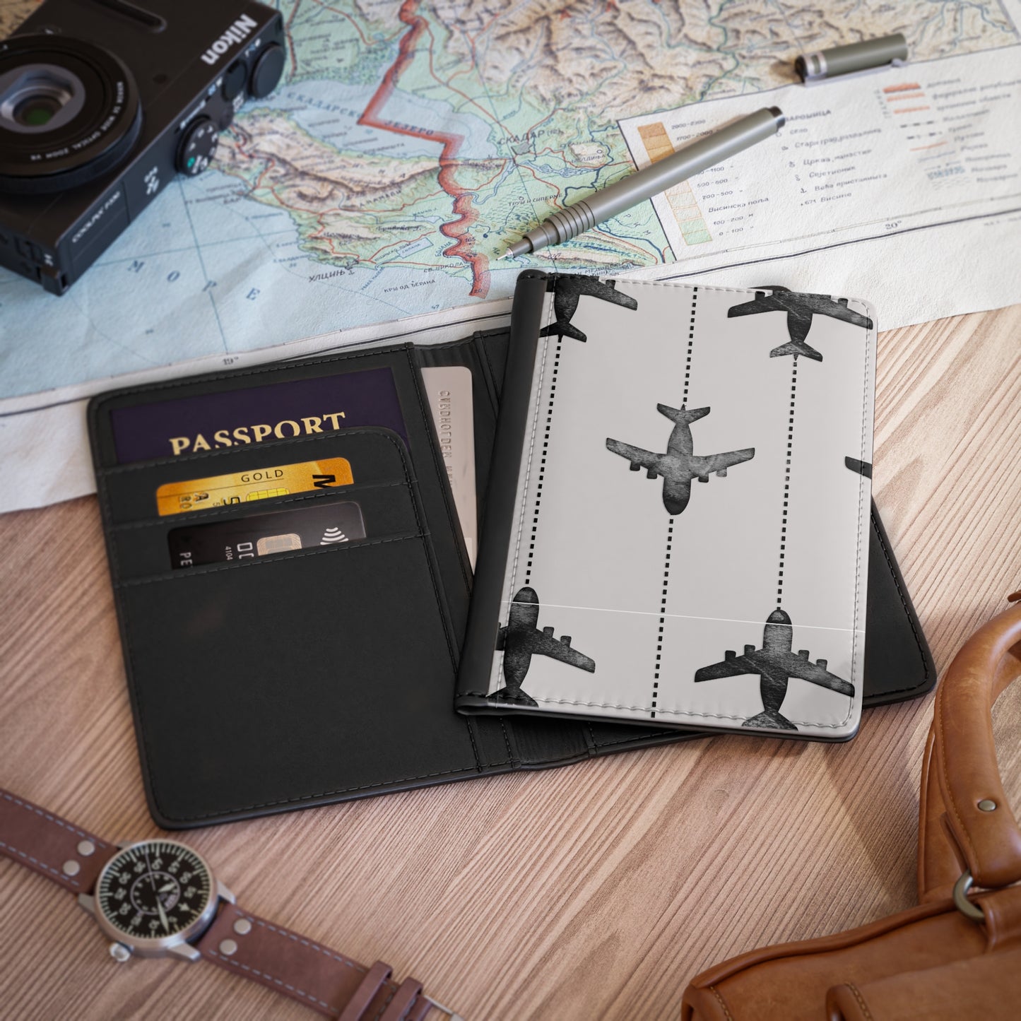 Funda de pasaporte con temática de viajes: diseño de aviones para aventureros 